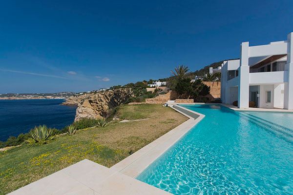 Frontline houses on Ibiza