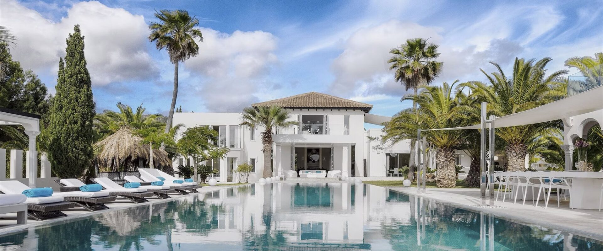 A Luxury villa in Cala Jondal – Your Epitome of VIP Living in Ibiza