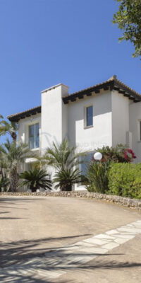 Une villa de luxe à Cala Jondal – L’incarnation même d’un séjour VIP à Ibiza
