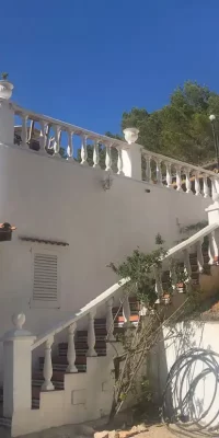 Landhuis gelegen in de bergen van Benimussa met adembenemend uitzicht op zee