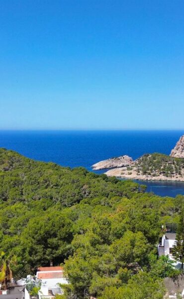 Luxurious modern villa in Cala Salada with panoramic sea views