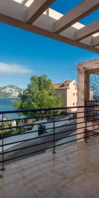 Sorgfältig gepflegtes Stadthaus zum Verkauf in Illa Plana – Ibiza
