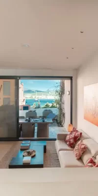 Sorgfältig gepflegtes Stadthaus zum Verkauf in Illa Plana – Ibiza