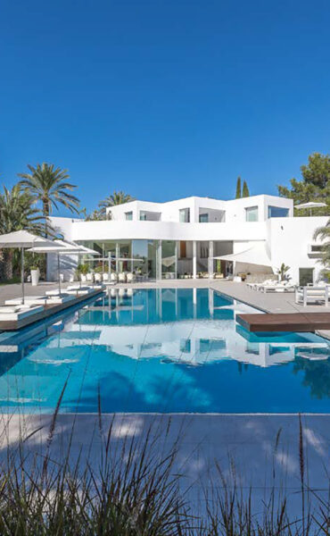 Contemporary modern villa with high ceilings