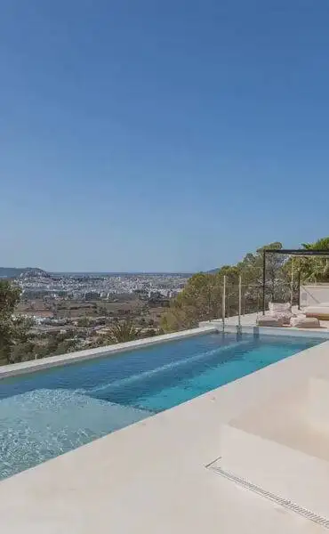 Fabulous 6-bedrooms villa for sale