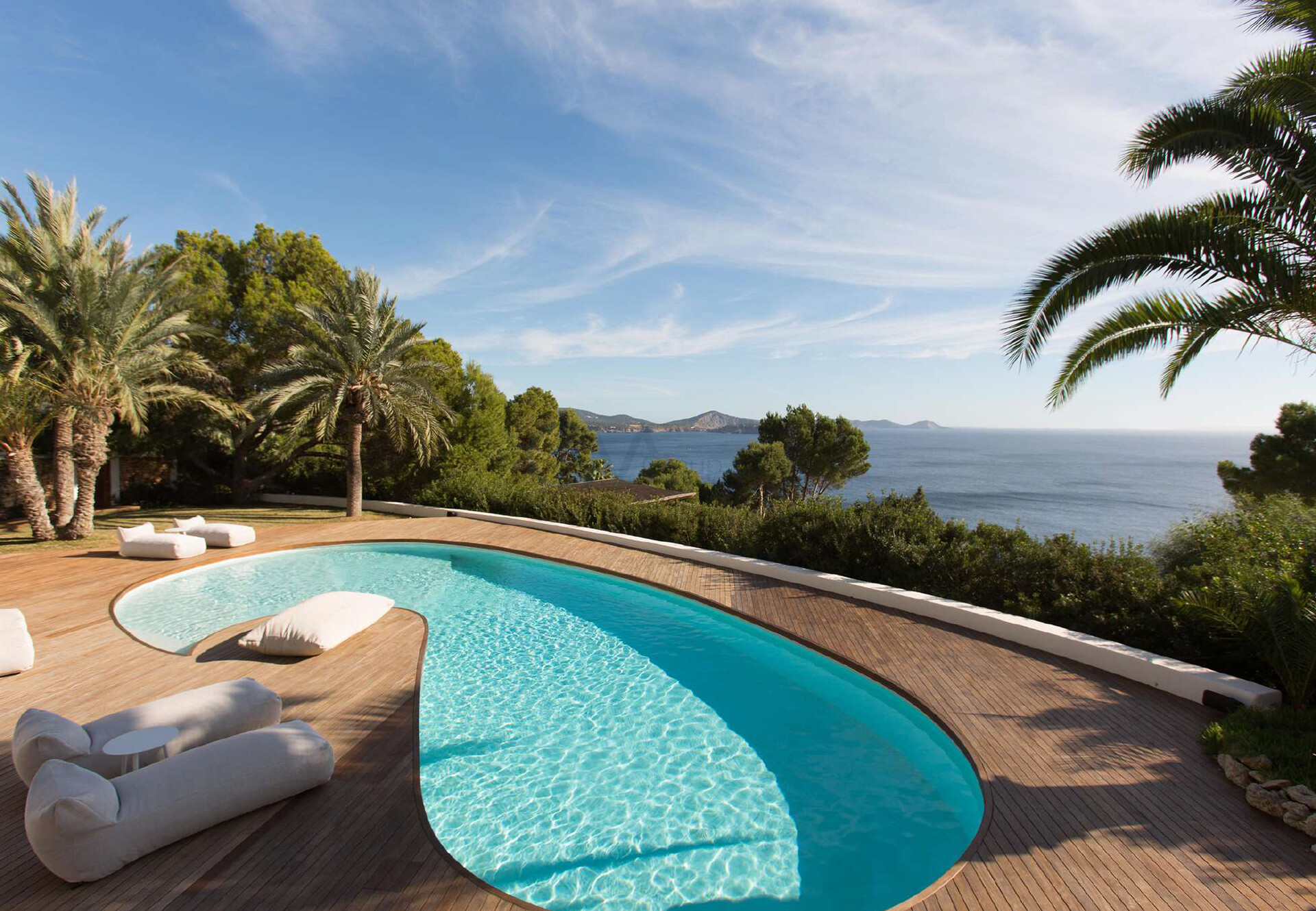 Luxurious villa in Es Cubells with rental license