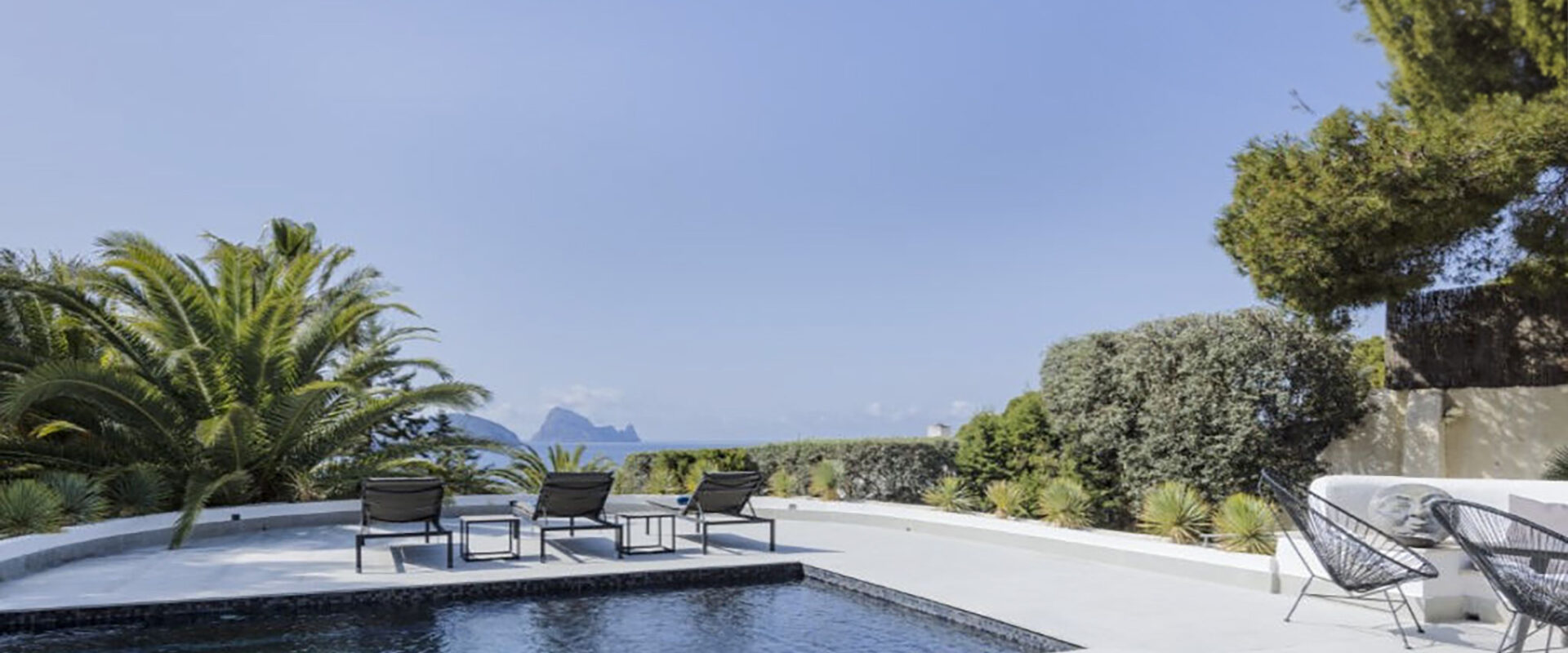 Luxury Villa with Breathtaking Sea Views and tourist license