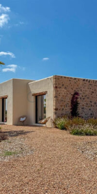 Exquisite New-Build Villa with Guest House