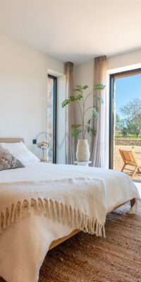 Exquisite New-Build Villa with Guest House