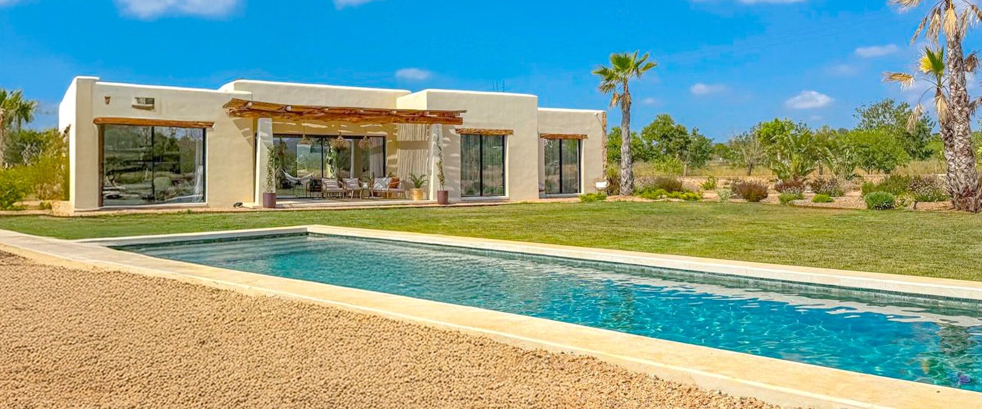 Exquisite New-Build Villa with Guest House