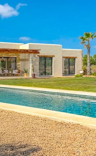 Exquisite New-Build Villa with Guest House