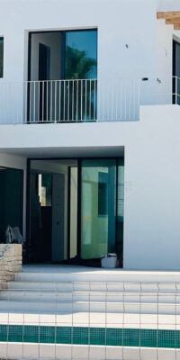 New Luxury semi-detached residence 500 meters from the sea