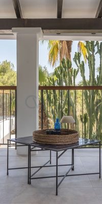 Exquisite Mediterranean Villa with Infinity Pool in Can Furnet