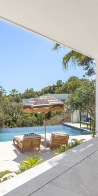 Exquisite Mediterranean Villa with Infinity Pool in Can Furnet