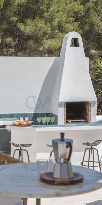 Exquisite Mediterranean Villa with Infinity Pool in Can Furnet