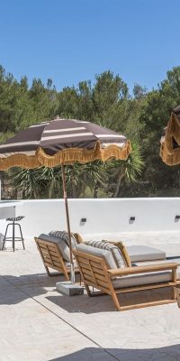 Exquisite Mediterranean Villa with Infinity Pool in Can Furnet