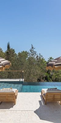 Exquisite Mediterranean Villa with Infinity Pool in Can Furnet