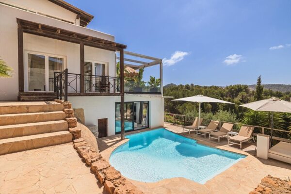Beautifully renovated Luxury Villa with Panoramic Views in Can Furnet