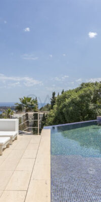 Luxury 5-Bedroom Villa with Sea Views and touristic license in Vista Alegre