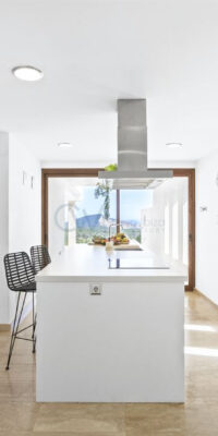 Luxury 5-Bedroom Villa with Sea Views and touristic license in Vista Alegre