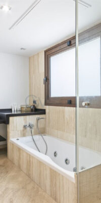 Luxury 5-Bedroom Villa with Sea Views and touristic license in Vista Alegre