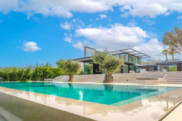 Exklusive neue 4-Schlafzimmer-Villa auf Ibiz