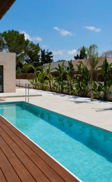 New Contemporary Villa with 5 Bedrooms in Tranquil Area
