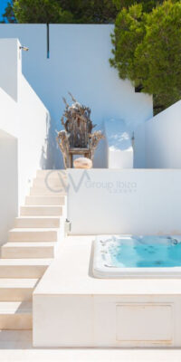 Townhouse in Cala Carbo with Infinity Pool and Es Vedrà Views