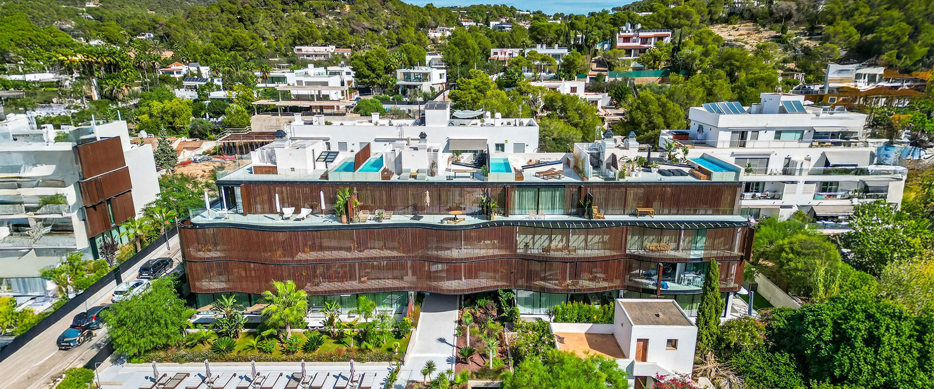 Contemporary Ground Floor Apartment with Garden in Talamanca