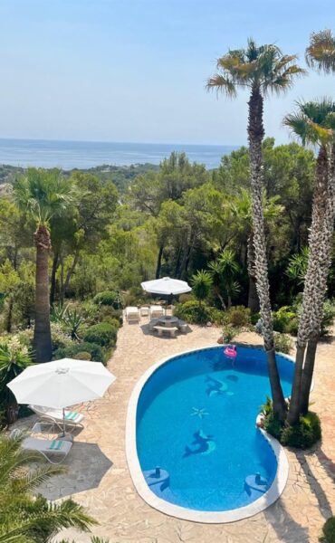 Beautiful villa with sea views near San Carlos