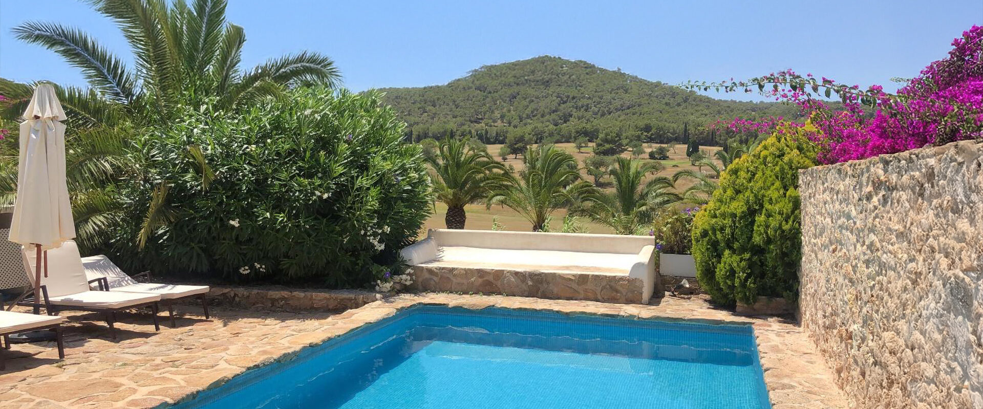 Elegant townhouse with private pool in Roca Llisa