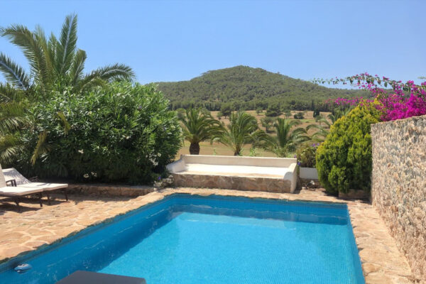 Elegant townhouse with private pool in Roca Llisa