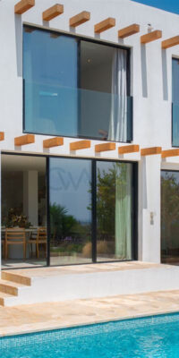 Blakstad Design Villa met panoramisch uitzicht op zee