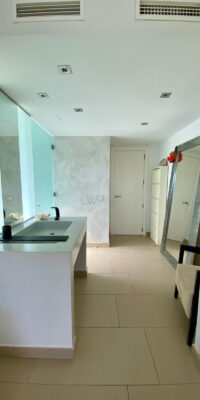 Apartamento en planta baja con oasis de jardín privado Apartamento en planta baja con oasis de jardín privado