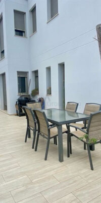 Apartamento en planta baja con oasis de jardín privado Apartamento en planta baja con oasis de jardín privado