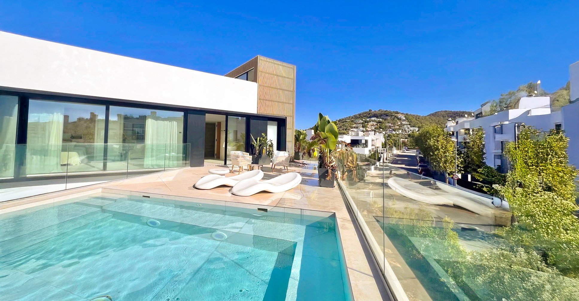 Elegant newly built villa with two pools in Talamanca