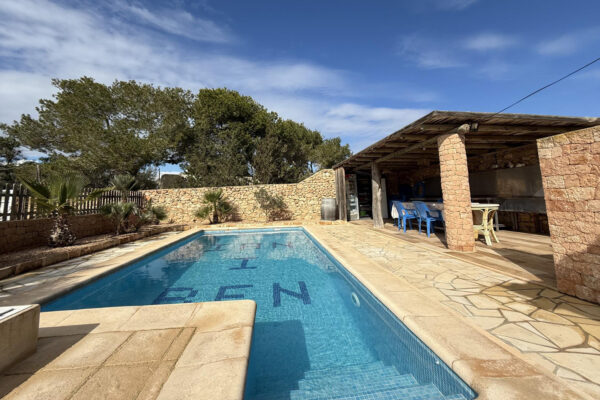 House with Pool and Annex in Es Pujols, Formentera