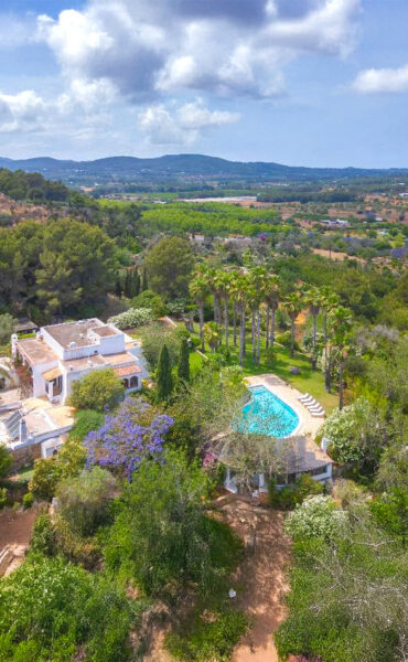 Elegant Finca with Guest House & Nica Morna Valley Views