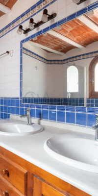 Charming Finca with Private Garden and Pool in Cap Martinet Charming Finca with Private Garden and Pool in Cap Martinet
