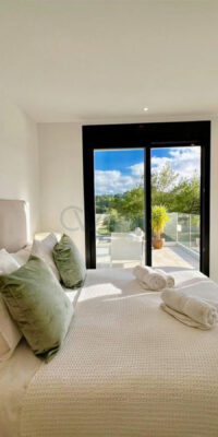 4 Bedroom Villa Near Jesús and Talamanca 4 Bedroom Villa Near Jesús and Talamanca