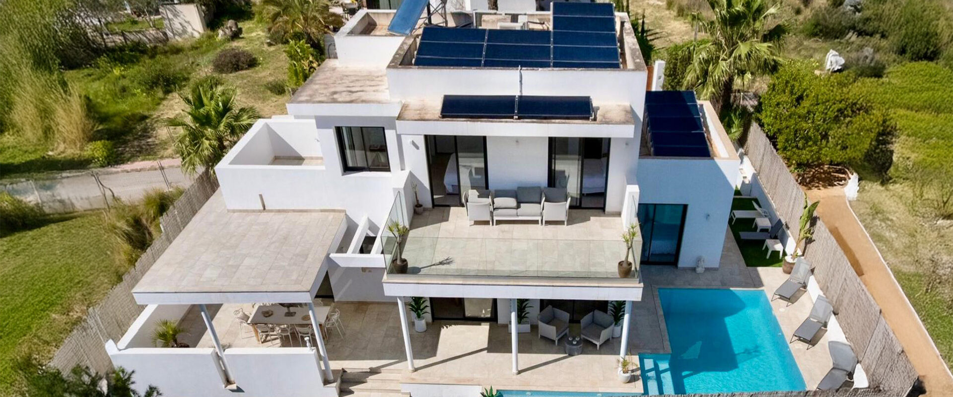 4 Bedroom Contemporary Villa Near Jesús and Talamanca