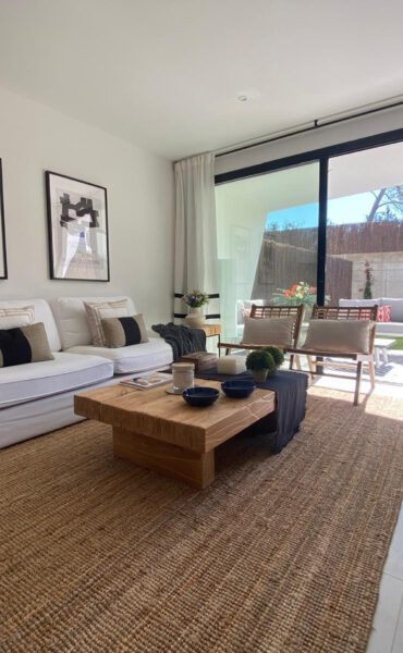 Exquisite New Apartment with Private Garden in Sant Antonio