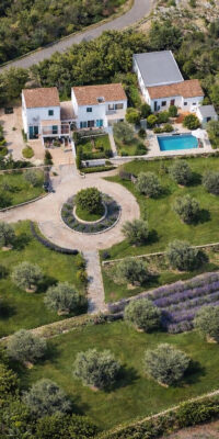 Serene multi-unit country estate to renovate