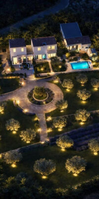 Serene multi-unit country estate to renovate