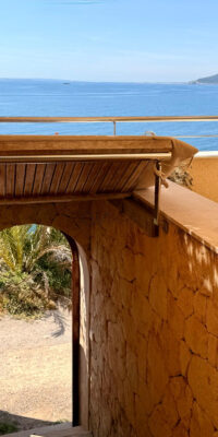 Exclusive Seafront Apartment With Direct Sea Access Exclusive Seafront Apartment With Direct Sea Access
