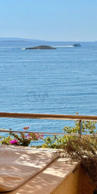 Exclusive Seafront Apartment With Direct Sea Access Exclusive Seafront Apartment With Direct Sea Access
