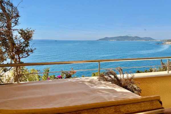 Exclusive Seafront Apartment With Direct Sea Access