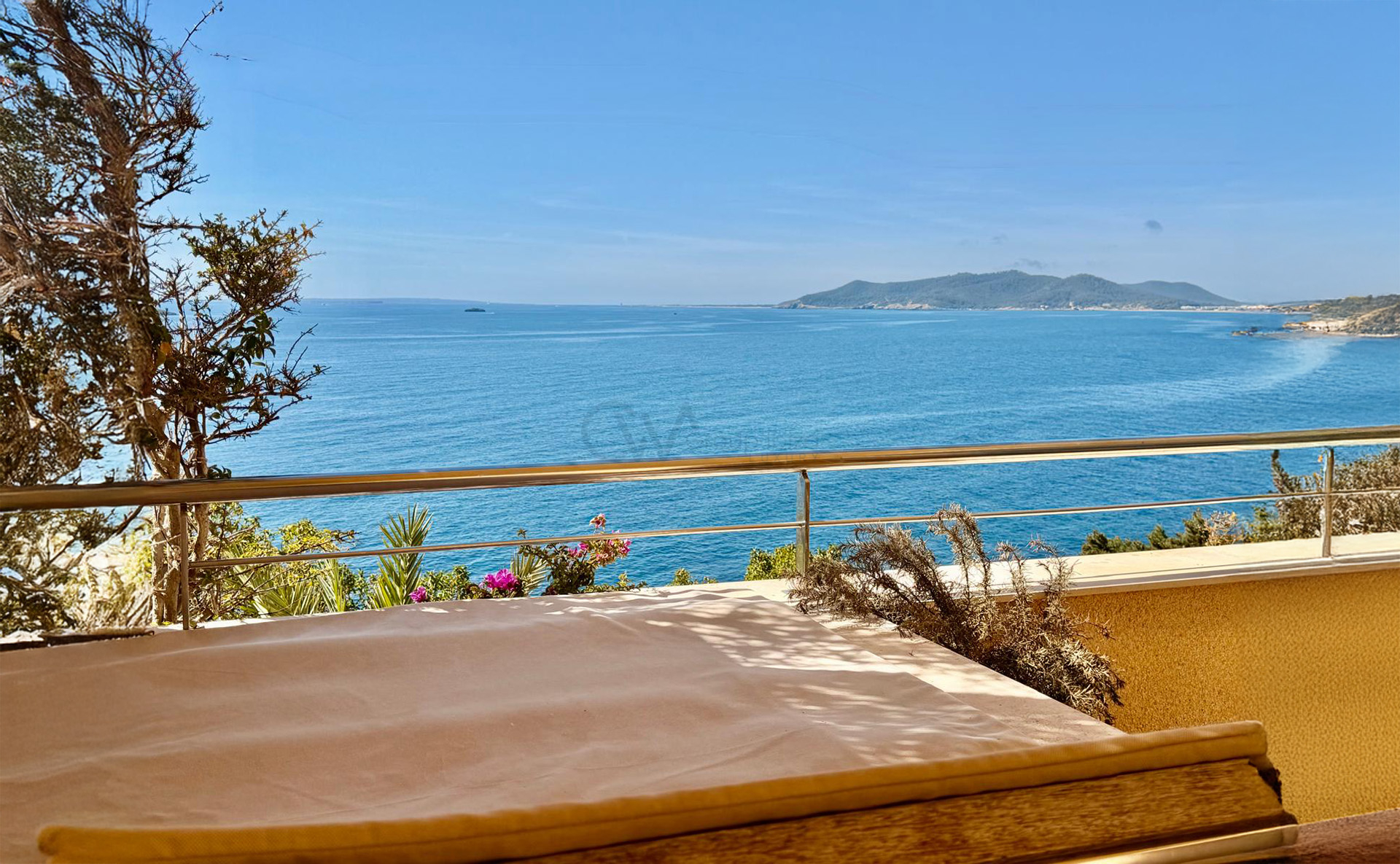 Exclusive Seafront Apartment With Direct Sea Access