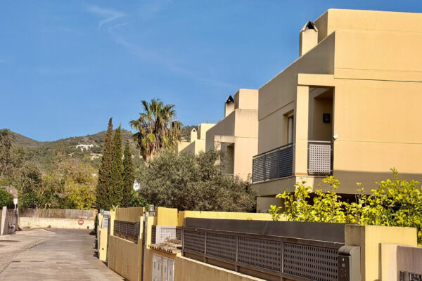 Semi-detached house with garden for sale in Jesús