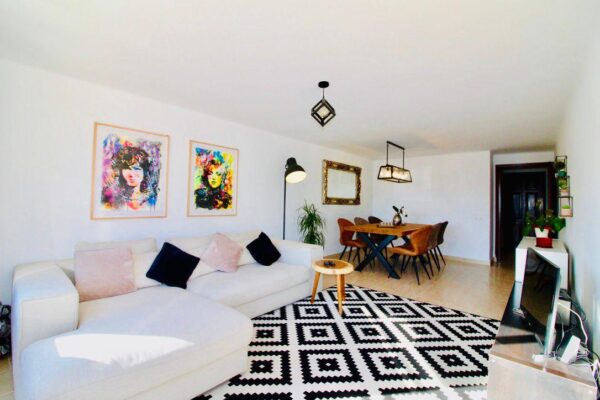 Sea view apartment with rental licence in Cala Llonga
